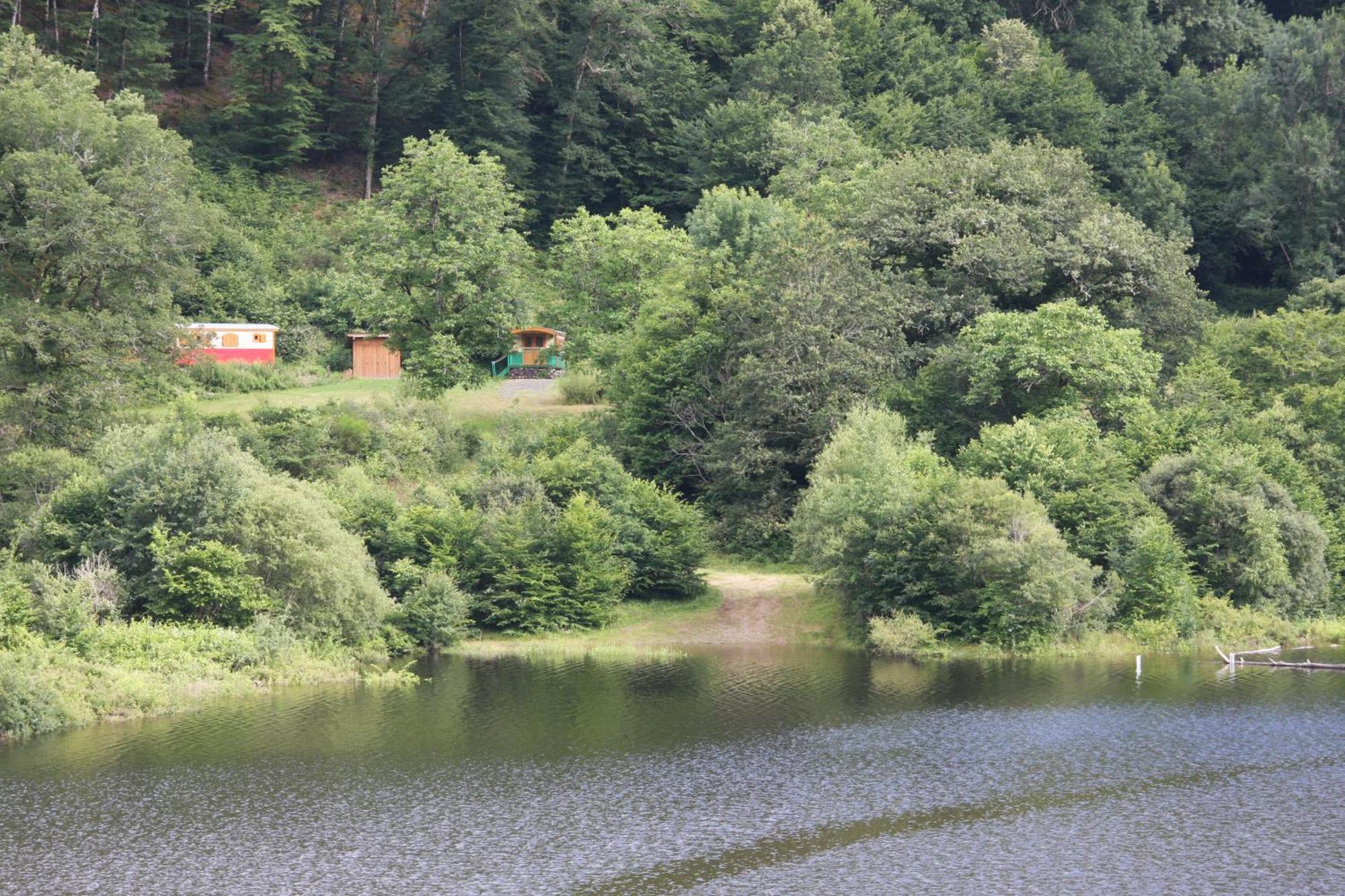 Les Roulottes De La Dordogne * Champagnac (Auvergne)